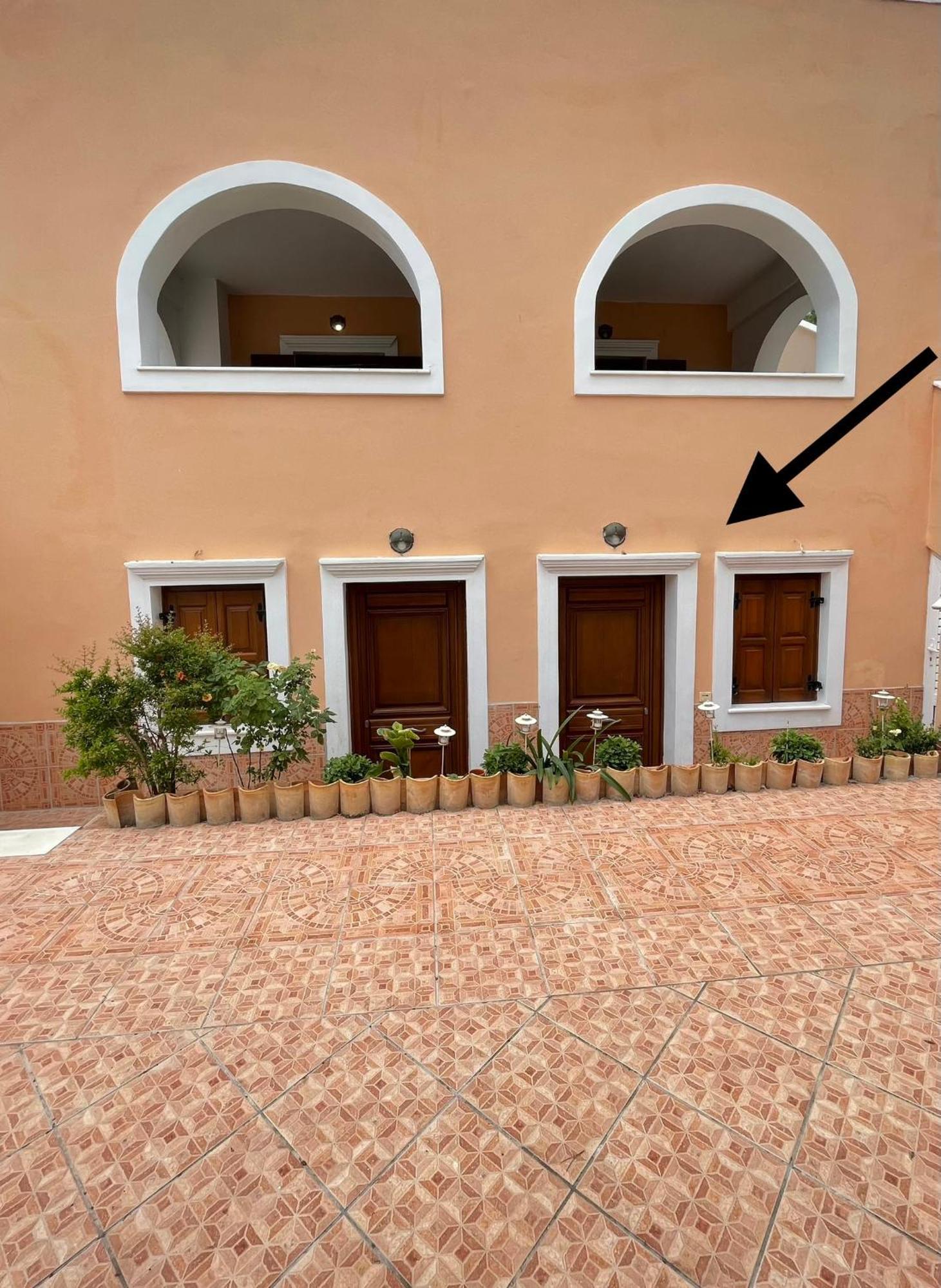 Spetses Center Comfy Apartment Номер фото