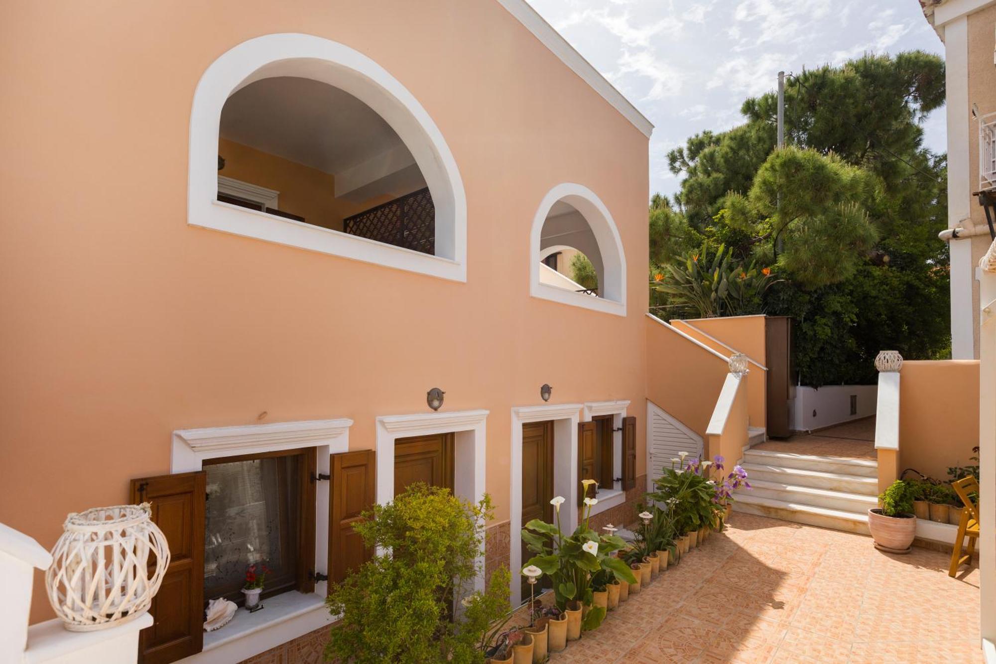 Spetses Center Comfy Apartment Екстер'єр фото