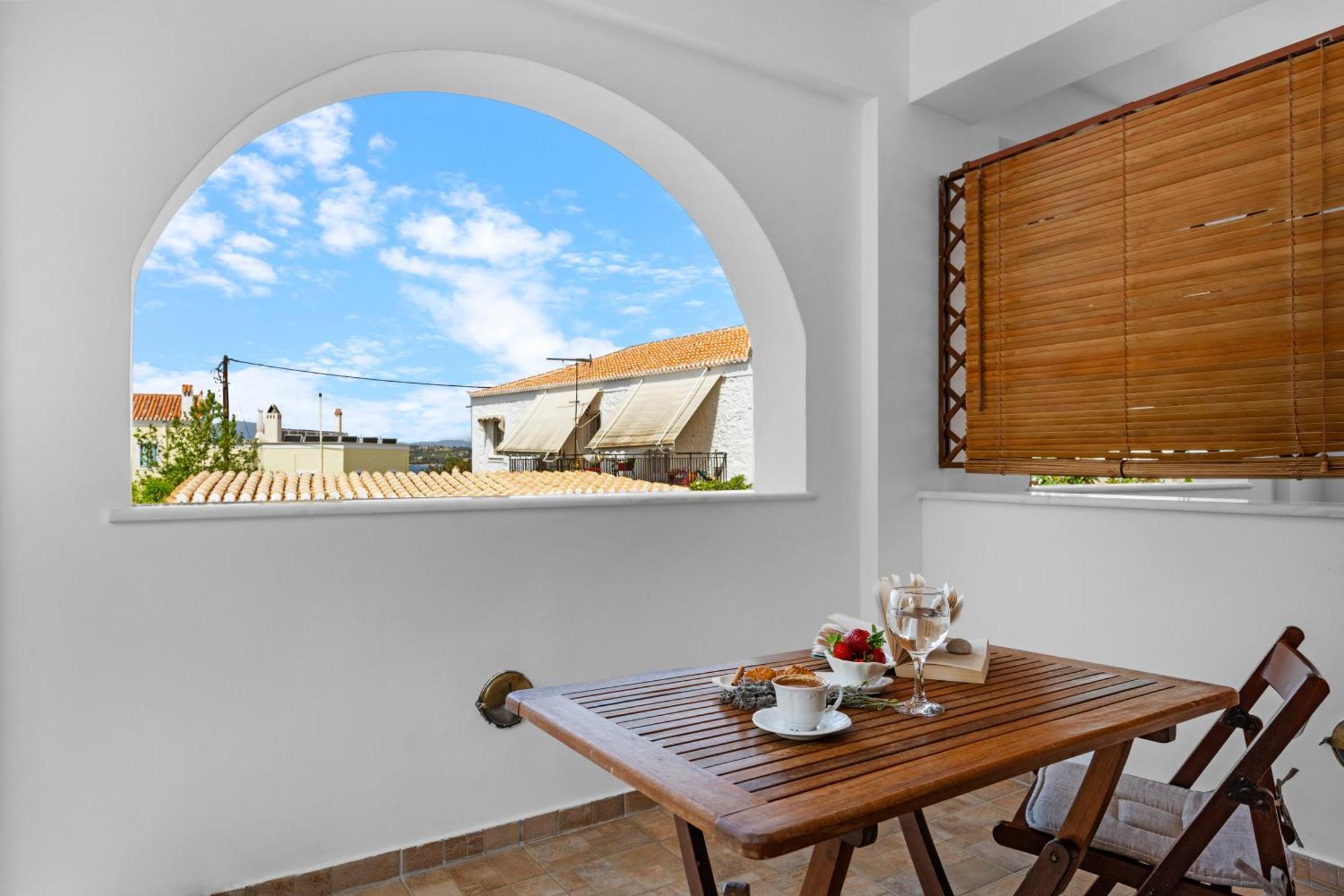 Spetses Center Comfy Apartment Екстер'єр фото