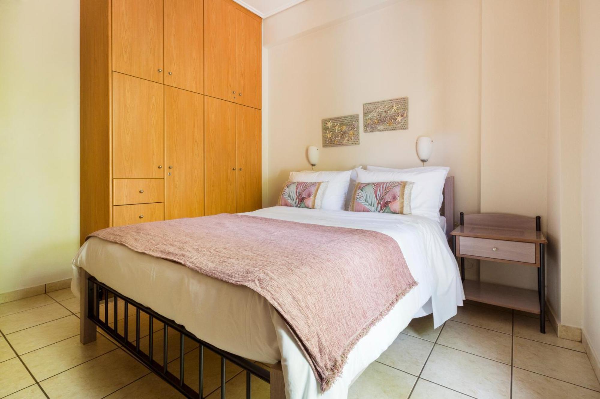 Spetses Center Comfy Apartment Екстер'єр фото