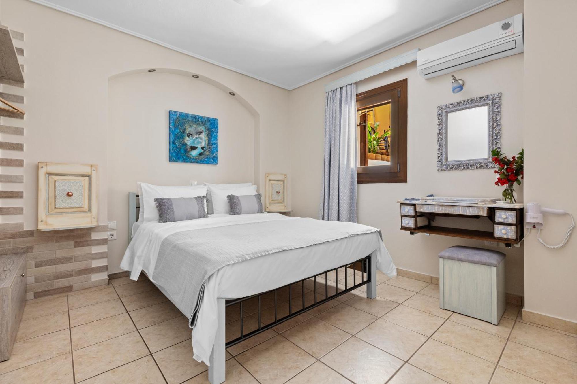 Spetses Center Comfy Apartment Екстер'єр фото