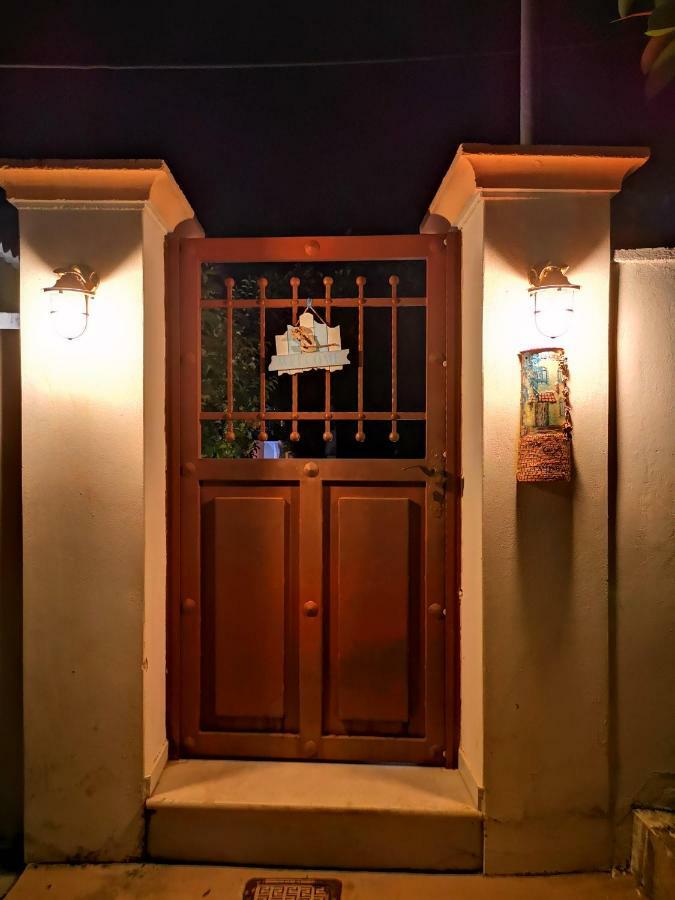 Spetses Center Comfy Apartment Екстер'єр фото
